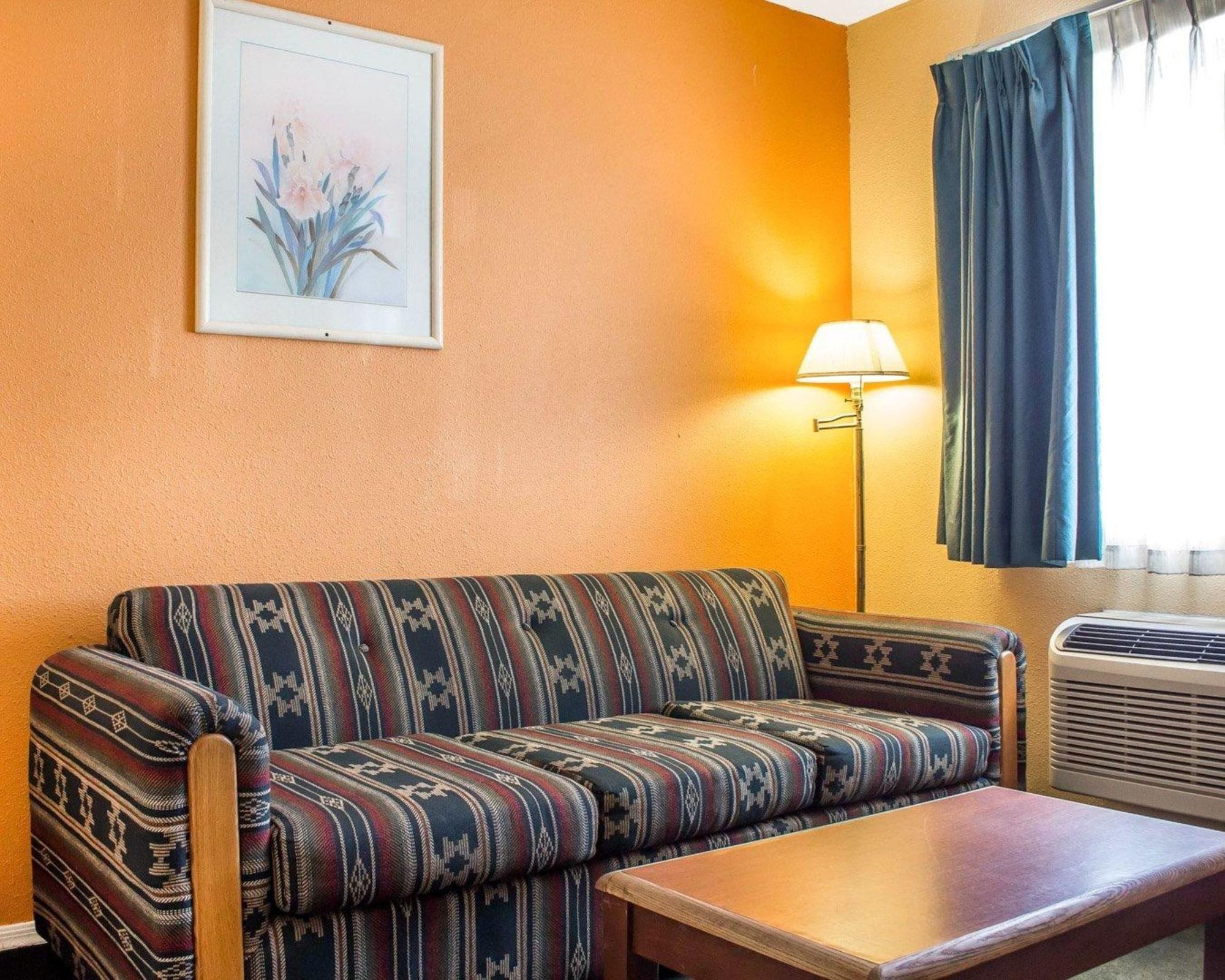 Travelodge By Wyndham Motel